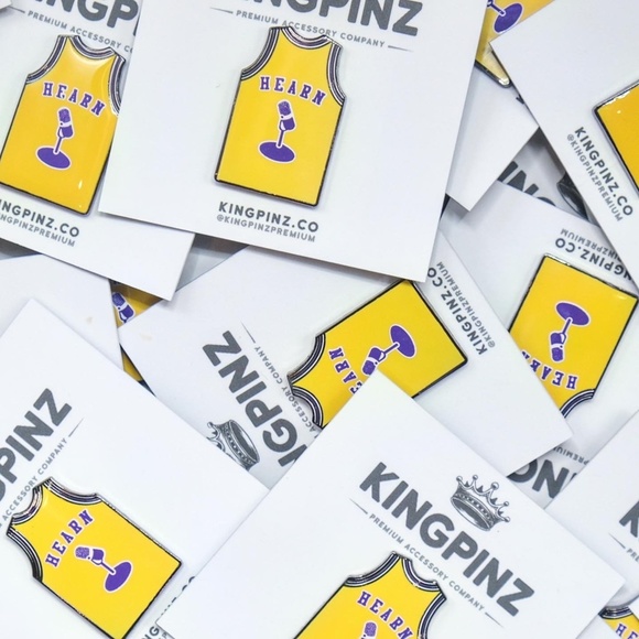 Chick Hearn Lakers Jersey Lapel Pin - Picture 2 of 2